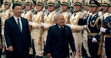 El Salvador’s President Salvador Sánchez Cerén walks with China’s President Xi Jinping during welcome ceremony held in Beijing’s Great Hall of the People, November 1, 2018 (Courtesy Presidencia El Salvador)